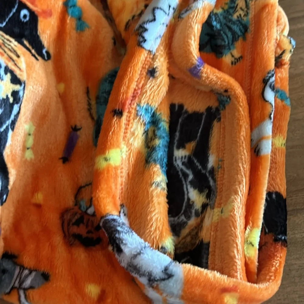 Halloween throw